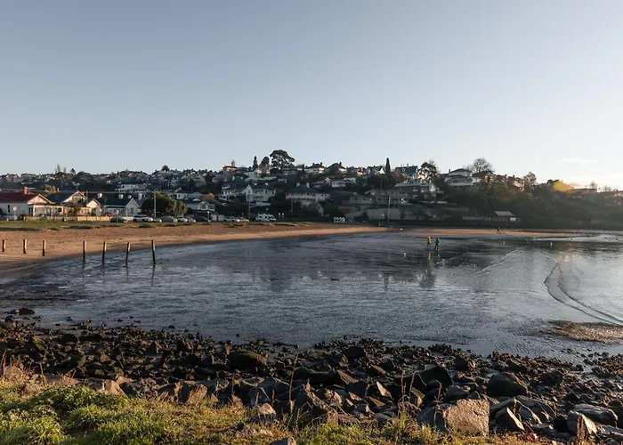 Battery Point Manor